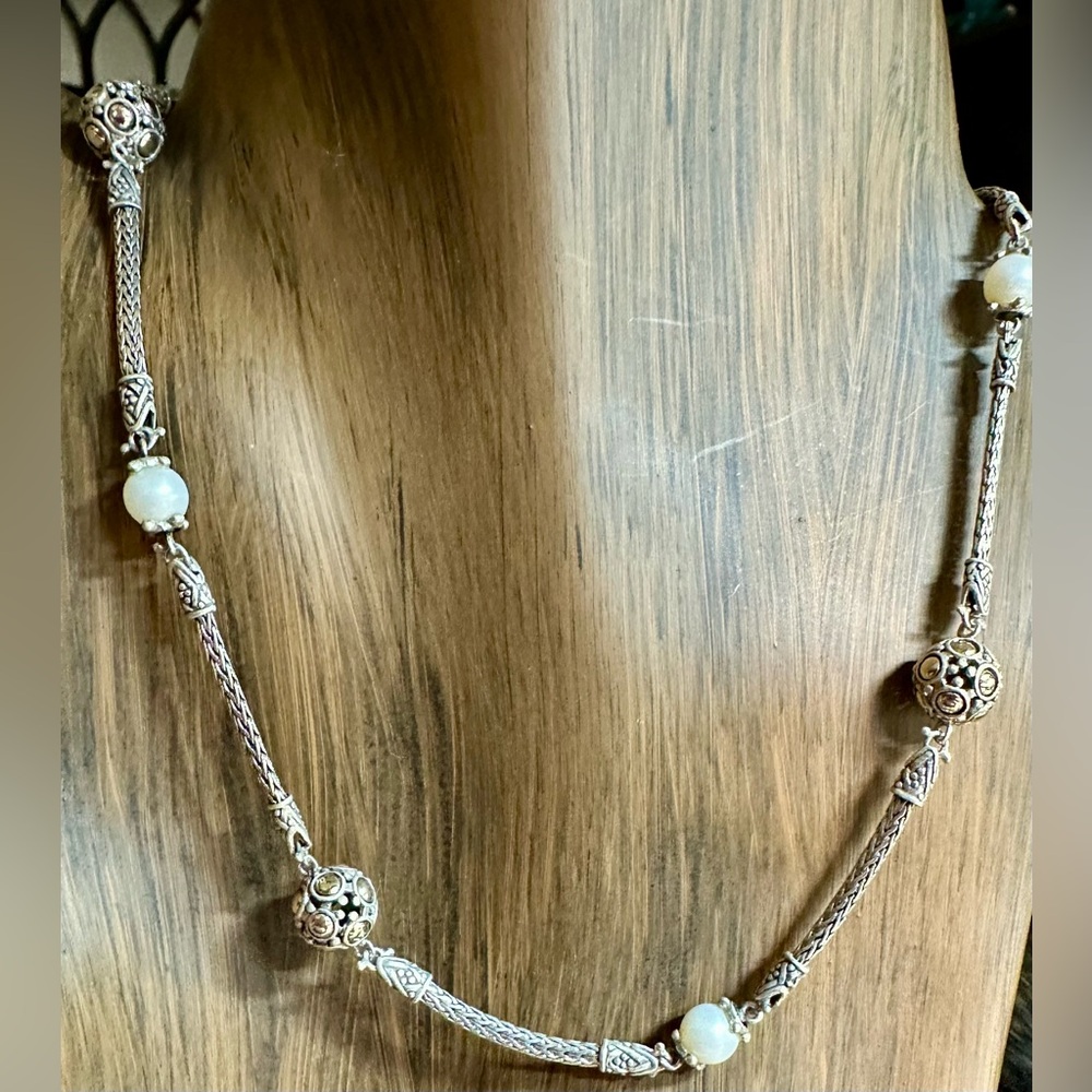 John Hardy 925 Silver 18k gold
Jaisalmer Stationary 15” Necklace
Lot#80